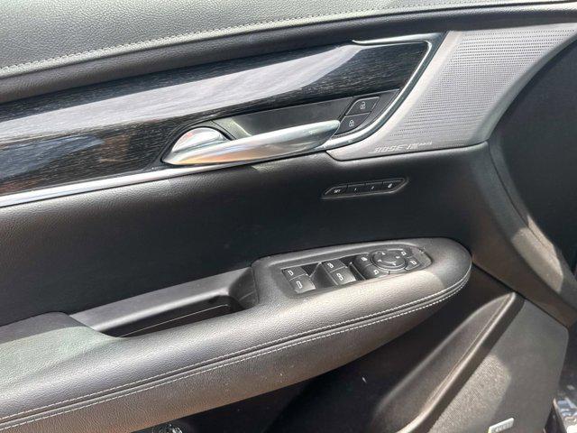 used 2021 Cadillac XT5 car, priced at $28,990