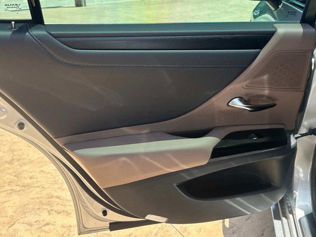 used 2022 Lexus ES 350 car, priced at $36,800