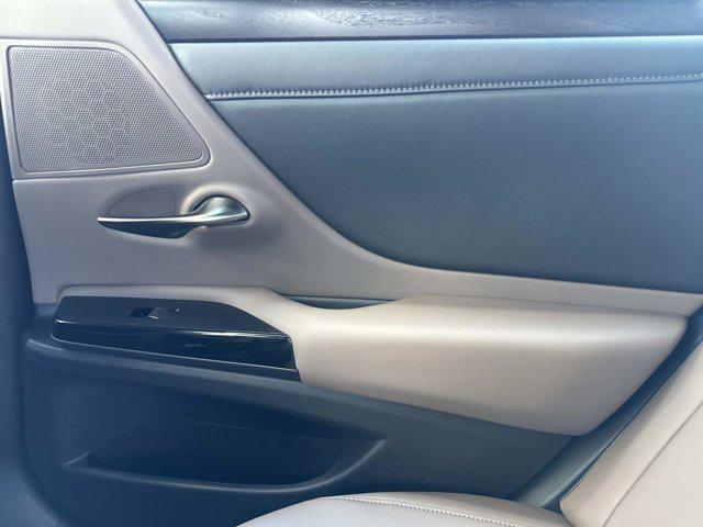 new 2025 Lexus ES 350 car, priced at $49,779