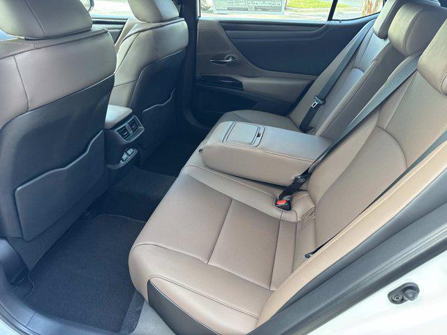 new 2025 Lexus ES 350 car, priced at $49,779