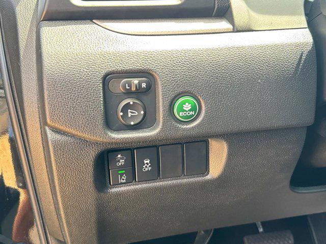 used 2021 Honda Pilot car, priced at $24,900