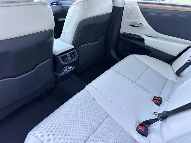 new 2025 Lexus ES 350 car, priced at $50,289