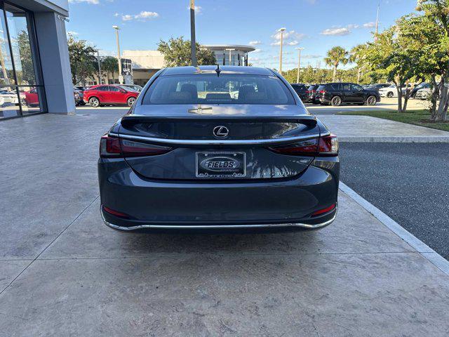 new 2025 Lexus ES 300h car, priced at $51,099