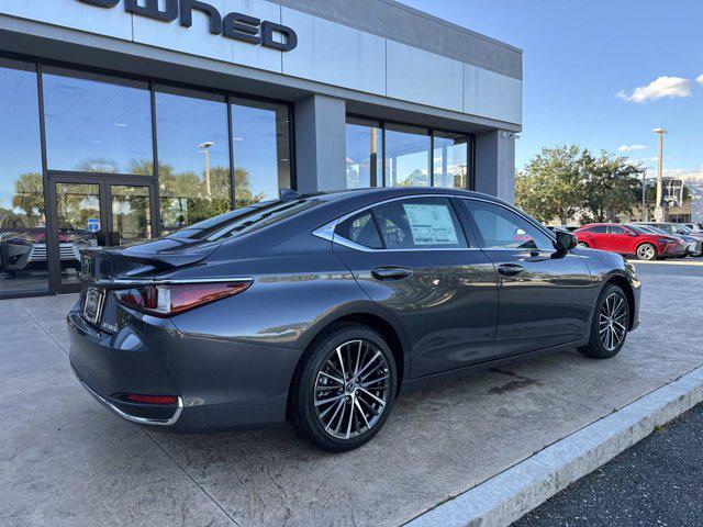 new 2025 Lexus ES 300h car, priced at $51,099