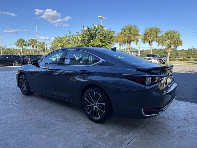 new 2025 Lexus ES 300h car, priced at $51,099