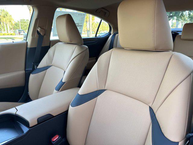 new 2025 Lexus ES 300h car, priced at $51,099