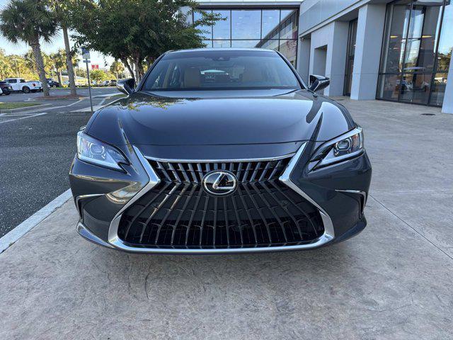 new 2025 Lexus ES 300h car, priced at $51,099