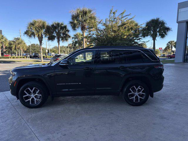 used 2024 Jeep Grand Cherokee car, priced at $31,990