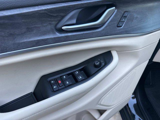 used 2024 Jeep Grand Cherokee car, priced at $31,990