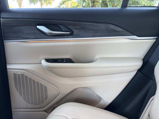 used 2024 Jeep Grand Cherokee car, priced at $31,990