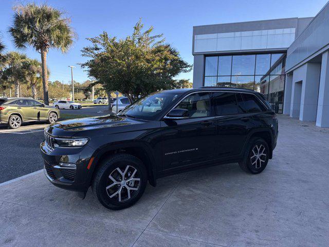 used 2024 Jeep Grand Cherokee car, priced at $31,990