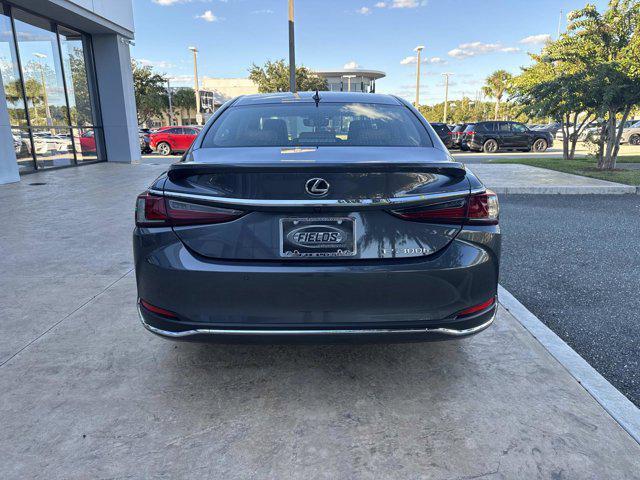 new 2025 Lexus ES 300h car, priced at $51,099