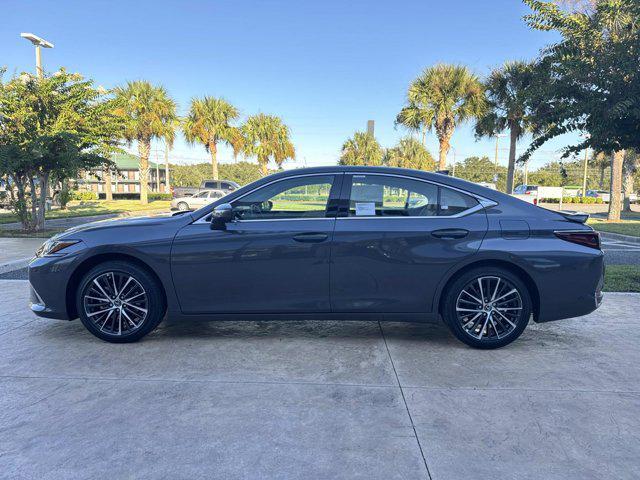 new 2025 Lexus ES 300h car, priced at $51,099