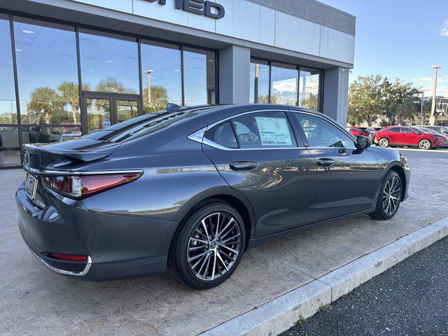 new 2025 Lexus ES 300h car, priced at $51,099