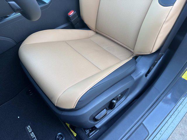new 2025 Lexus ES 300h car, priced at $51,099