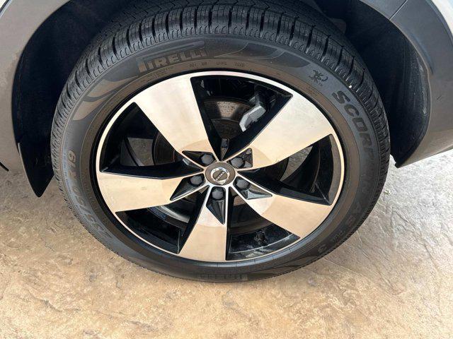 used 2020 Volvo XC40 car, priced at $22,890