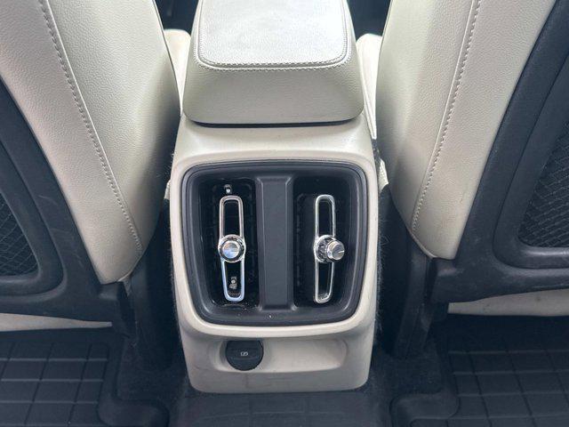 used 2020 Volvo XC40 car, priced at $22,890