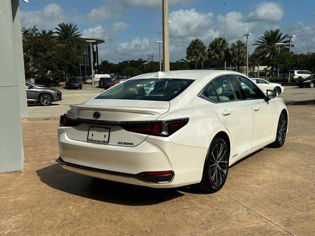 used 2022 Lexus ES 300h car, priced at $37,550