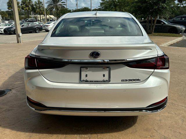 used 2022 Lexus ES 300h car, priced at $37,550