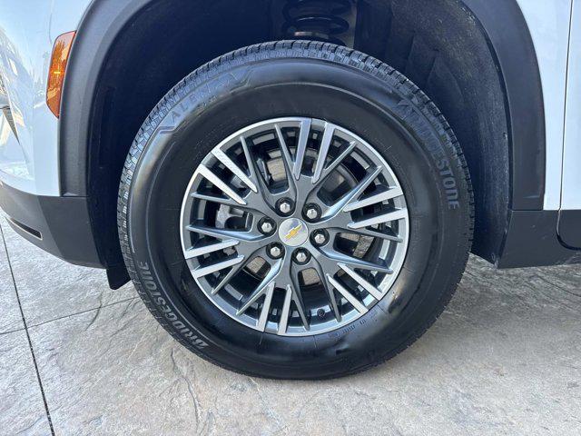 used 2025 Chevrolet Traverse car, priced at $35,250