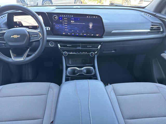 used 2025 Chevrolet Traverse car, priced at $35,250