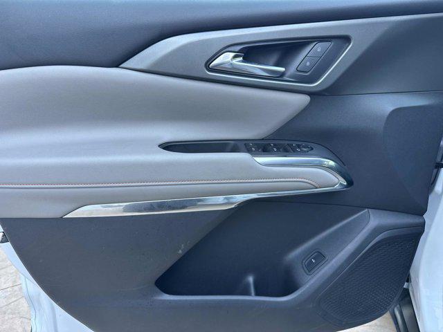 used 2025 Chevrolet Traverse car, priced at $35,250