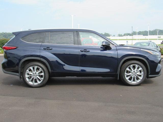 used 2022 Toyota Highlander car, priced at $40,000