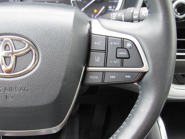 used 2022 Toyota Highlander car, priced at $40,000