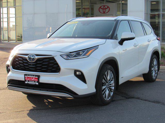 used 2021 Toyota Highlander Hybrid car, priced at $40,000
