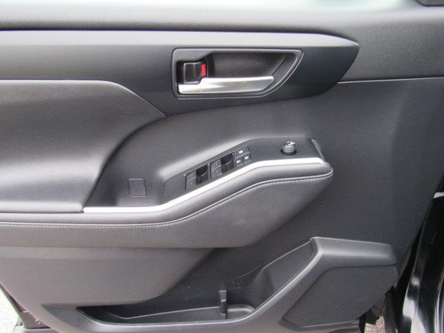 used 2021 Toyota Highlander car, priced at $30,000