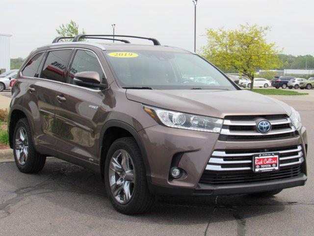 used 2019 Toyota Highlander Hybrid car, priced at $29,000