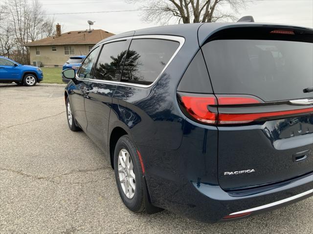 new 2025 Chrysler Pacifica car, priced at $43,614