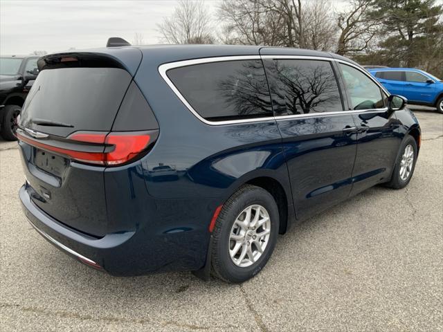 new 2025 Chrysler Pacifica car, priced at $43,614