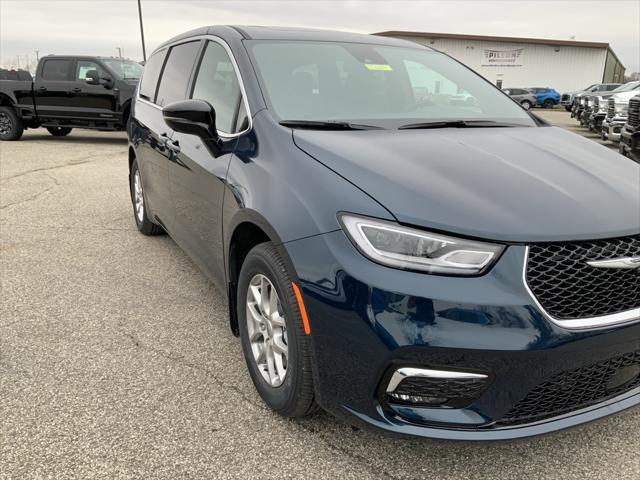 new 2025 Chrysler Pacifica car, priced at $43,614