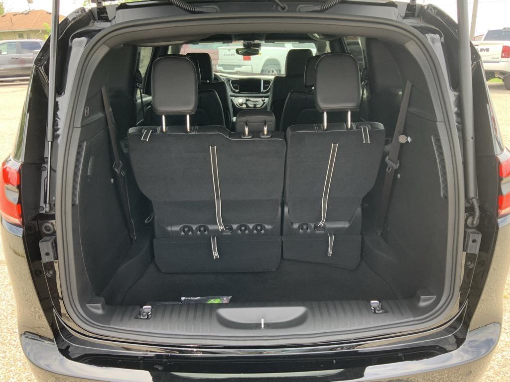 new 2026 Chrysler Pacifica car, priced at $39,993