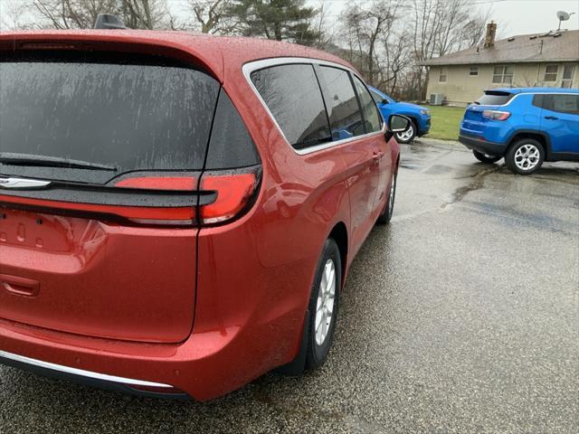 new 2025 Chrysler Pacifica car, priced at $41,980