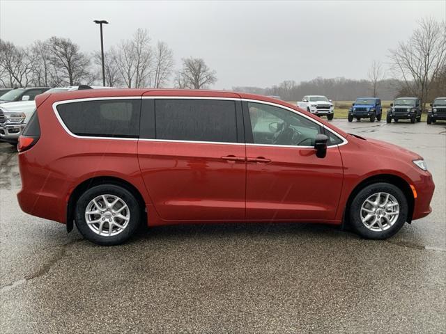 new 2025 Chrysler Pacifica car, priced at $41,980