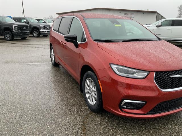 new 2025 Chrysler Pacifica car, priced at $41,980