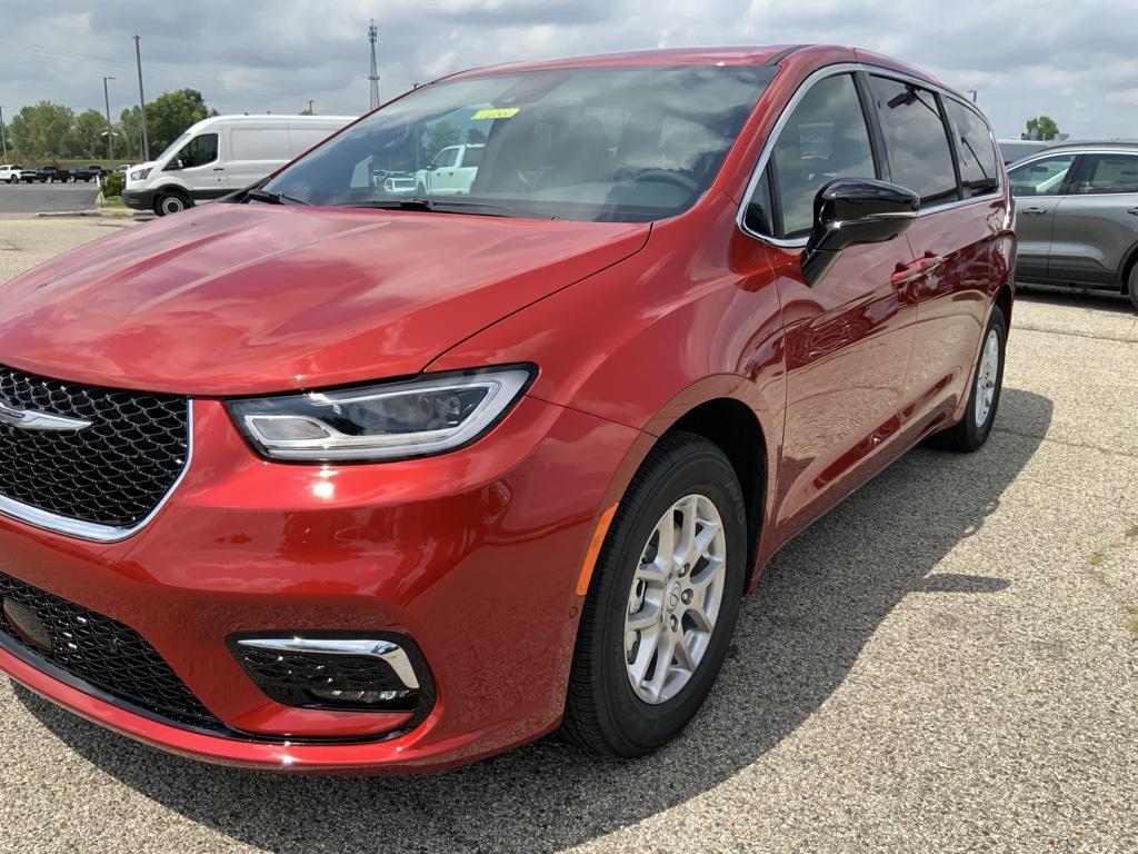 new 2026 Chrysler Pacifica car, priced at $42,439