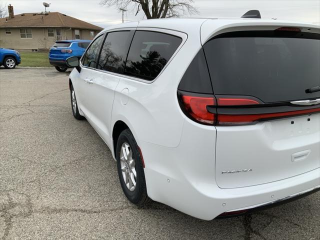 new 2025 Chrysler Pacifica car, priced at $43,010