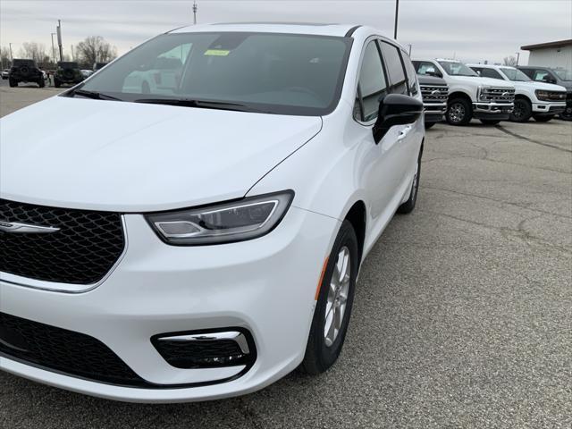 new 2025 Chrysler Pacifica car, priced at $43,010