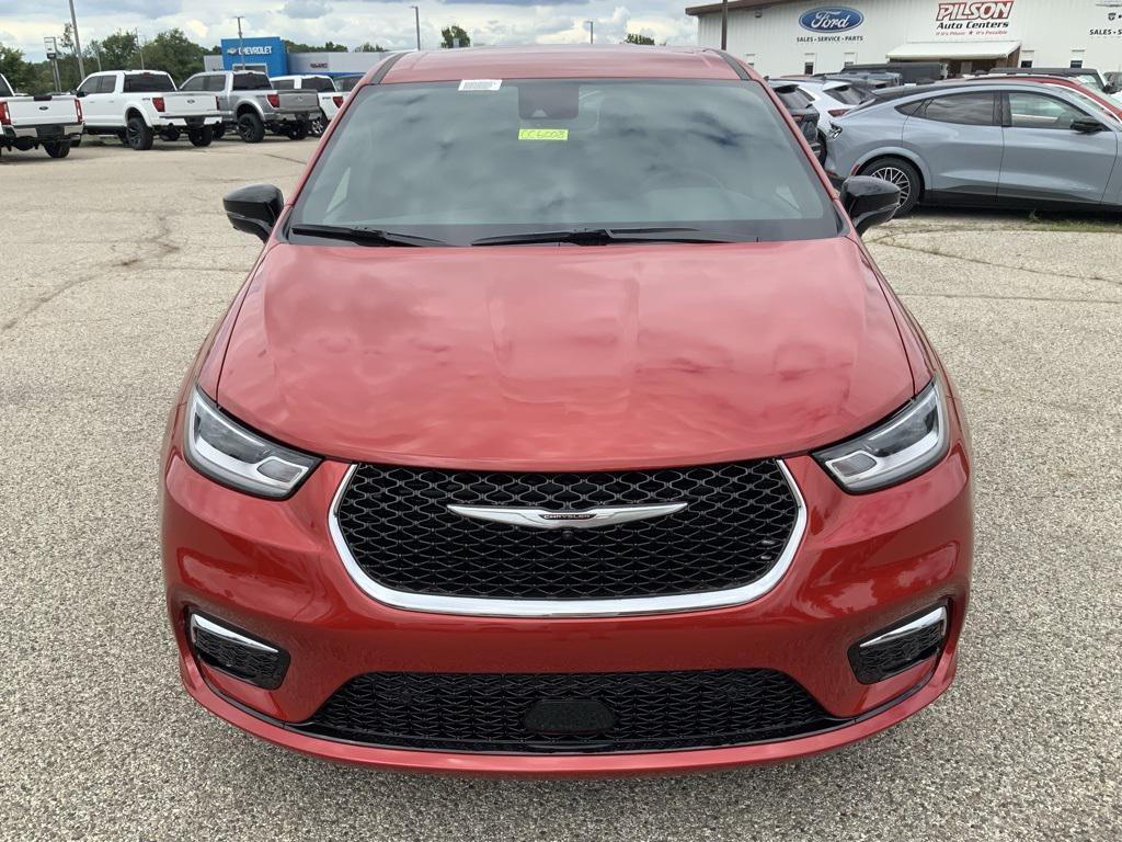 new 2026 Chrysler Pacifica car, priced at $42,439