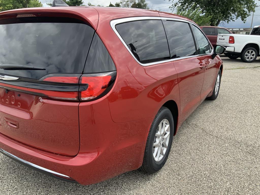 new 2026 Chrysler Pacifica car, priced at $42,439