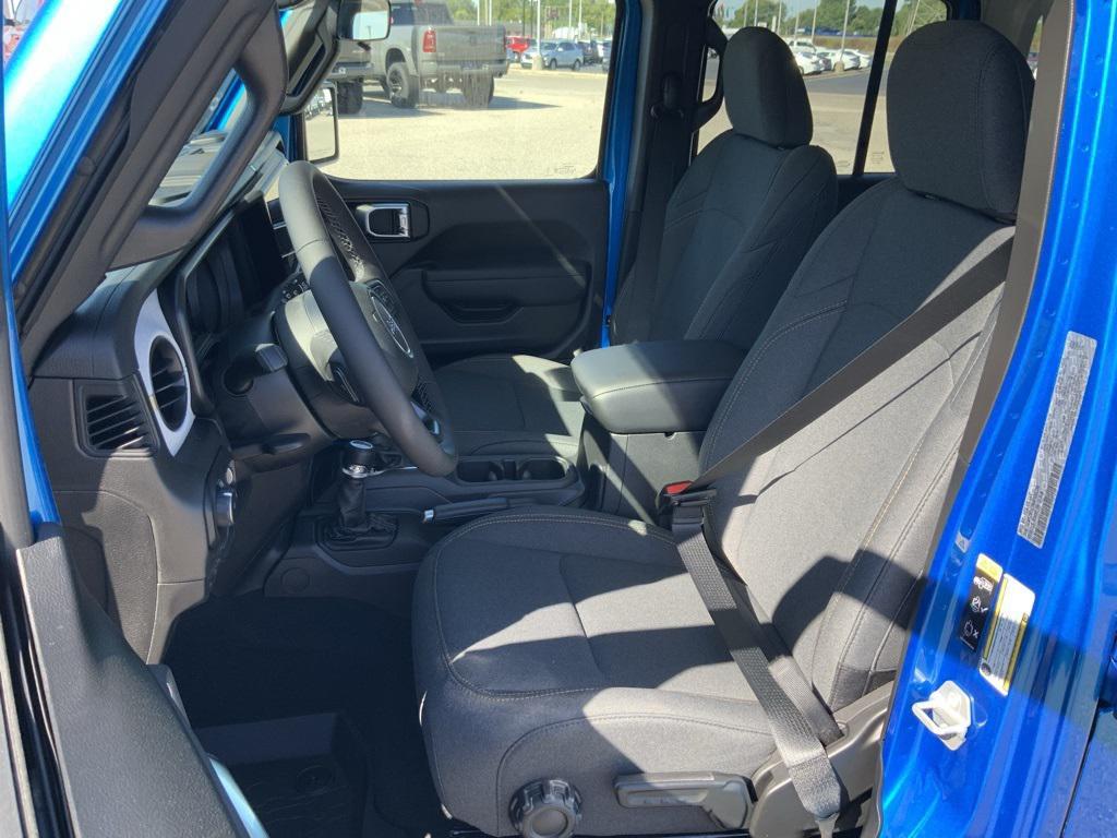 new 2025 Jeep Wrangler car, priced at $47,285