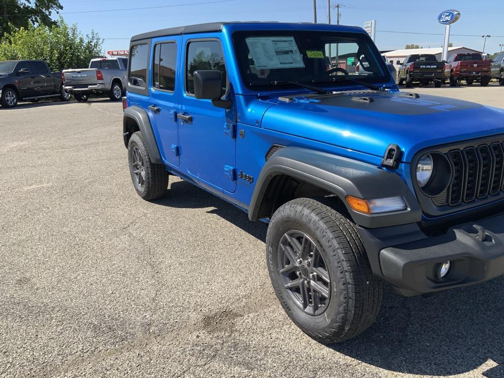 new 2025 Jeep Wrangler car, priced at $47,285