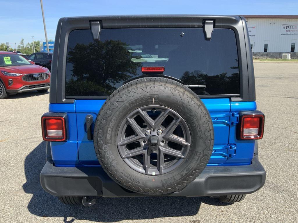 new 2025 Jeep Wrangler car, priced at $47,285