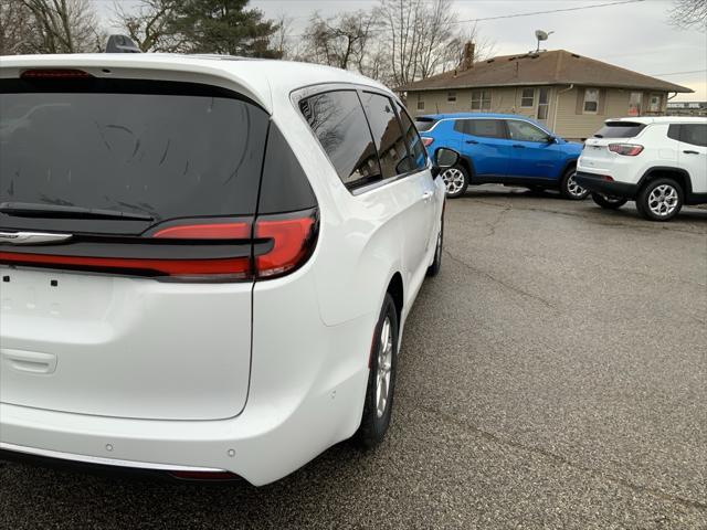 new 2025 Chrysler Pacifica car, priced at $43,010