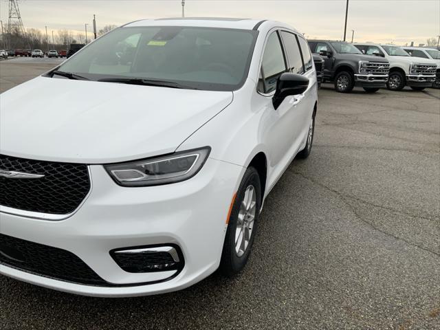 new 2025 Chrysler Pacifica car, priced at $43,010