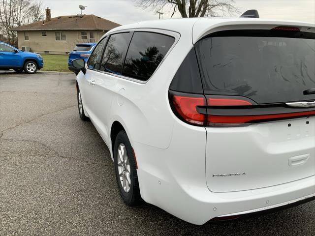 new 2025 Chrysler Pacifica car, priced at $43,010