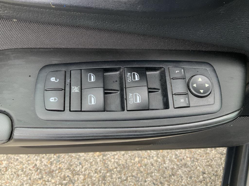 used 2014 Jeep Cherokee car, priced at $7,000
